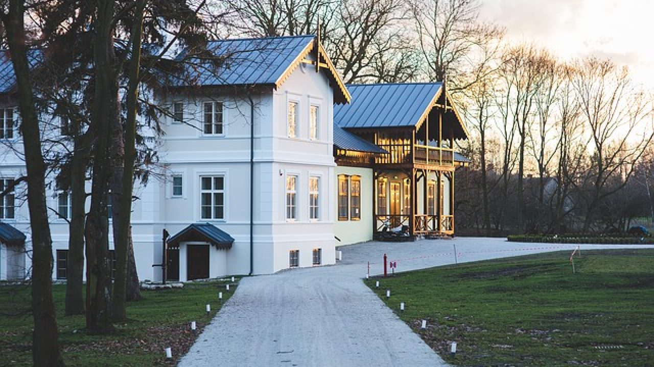 How to Paint Upstairs Windows Without a Ladder 