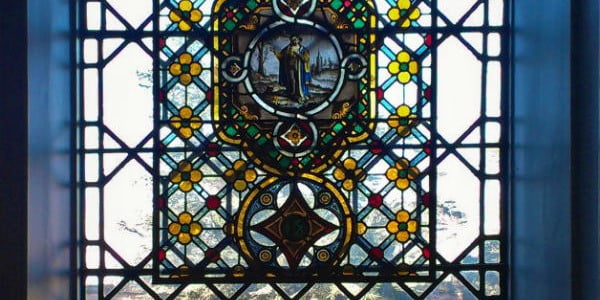 how to clean stained glass panes